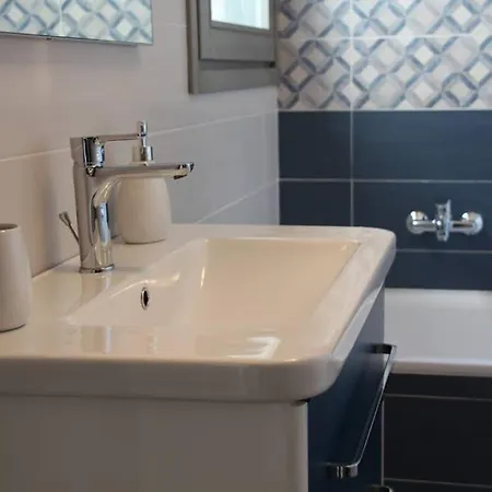 Appartement Stunning Views And Pool. Brand New Apartment. *