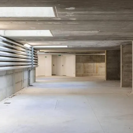 Stunning Views And Pool. Brand New Apartment. Appartement